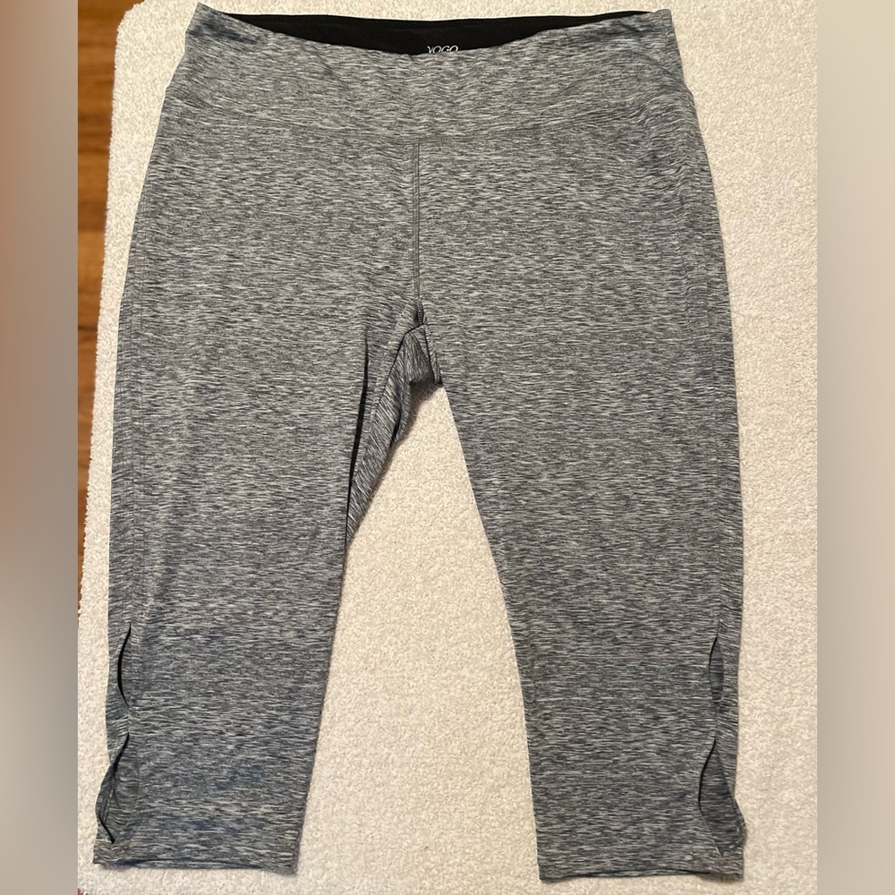 Vogo Women’s Capri Gray Space Dye Leggings